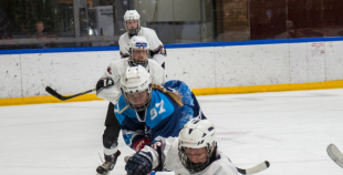 Vakar tika aizvadīta pirmā "Optibet" Baltijas sieviešu hokeja čempionāta spēle starp SHK "Laima" un "L&L Hope"