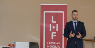 FOTO: Vecāku asambleja Valmierā