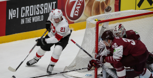 Latvijas izlase lieliski cīnās, taču mača izskaņā piekāpjas Šveicei