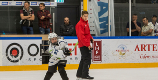 FOTO: Apbalvotas LBJČH labākās komandas un rezultatīvākie spēlētāji