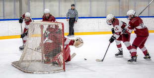 Uz oriģinālā izmēra laukumiem aizvadīti pirmie 3 pret 3 ledus treniņi