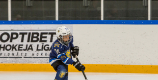 FOTO: Apbalvotas LBJČH labākās komandas un rezultatīvākie spēlētāji