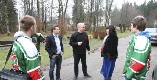 "Lāči lido" mantiņas sāk ceļu pie bērniem