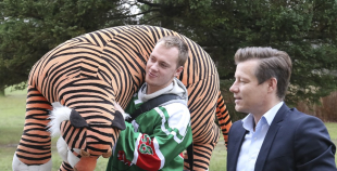 "Lāči lido" mantiņas sāk ceļu pie bērniem