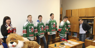 "Lāči lido" mantiņas sāk ceļu pie bērniem