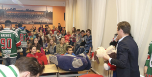 "Lāči lido" mantiņas sāk ceļu pie bērniem