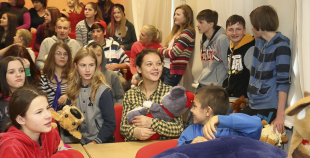 "Lāči lido" mantiņas sāk ceļu pie bērniem