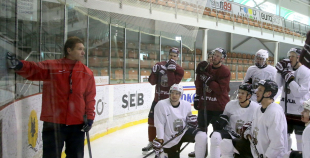 Latvijas izlases pirmais treniņš pirms pasaules čempionāta