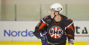 HS "Rīga 98" apspēlē "Valmieras HK", uzvar 1.līgas regulāro čempionātu