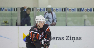 HS "Rīga 98" apspēlē "Valmieras HK", uzvar 1.līgas regulāro čempionātu