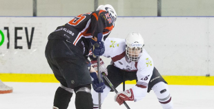 HS "Rīga 98" apspēlē "Valmieras HK", uzvar 1.līgas regulāro čempionātu