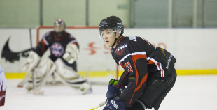 HS "Rīga 98" apspēlē "Valmieras HK", uzvar 1.līgas regulāro čempionātu