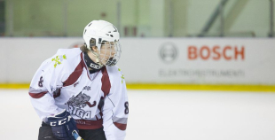 HS "Rīga 98" apspēlē "Valmieras HK", uzvar 1.līgas regulāro čempionātu