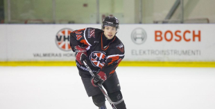 HS "Rīga 98" apspēlē "Valmieras HK", uzvar 1.līgas regulāro čempionātu