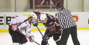 HS "Rīga 98" apspēlē "Valmieras HK", uzvar 1.līgas regulāro čempionātu