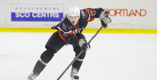 HS "Rīga 98" apspēlē "Valmieras HK", uzvar 1.līgas regulāro čempionātu