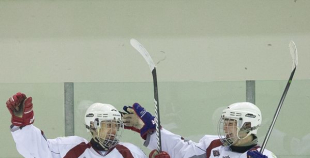 HS "Rīga 98" apspēlē "Valmieras HK", uzvar 1.līgas regulāro čempionātu