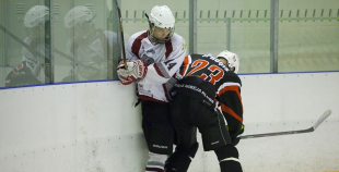 HS "Rīga 98" apspēlē "Valmieras HK", uzvar 1.līgas regulāro čempionātu