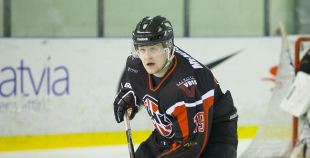 HS "Rīga 98" apspēlē "Valmieras HK", uzvar 1.līgas regulāro čempionātu