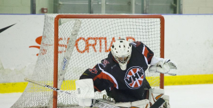 HS "Rīga 98" apspēlē "Valmieras HK", uzvar 1.līgas regulāro čempionātu