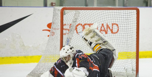 HS "Rīga 98" apspēlē "Valmieras HK", uzvar 1.līgas regulāro čempionātu