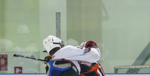 HS "Rīga 98" apspēlē "Valmieras HK", uzvar 1.līgas regulāro čempionātu