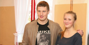 2015 Oskars Bārtulis un Georgijs Pujacs apmeklē Liepājas internātpamatskolu