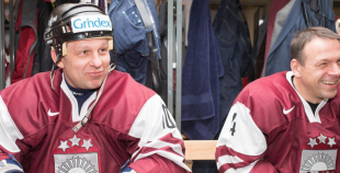 Latvijas hokeja veterāni atzīst Krievijas leģendu pārākumu
