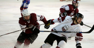 2016 Latvijas hokeja izlases kandidāti uzveic Latvijas jauniešu izlasi