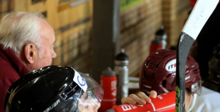 2016 Latvijas hokeja izlases kandidāti uzveic Latvijas jauniešu izlasi