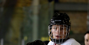 2016 Latvijas hokeja izlases kandidāti uzveic Latvijas jauniešu izlasi