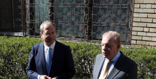 2016 Atklāj Viktoram Tihonovam veltītu piemiņas plāksni