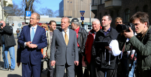 2016 Atklāj Viktoram Tihonovam veltītu piemiņas plāksni