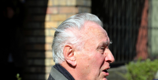 2016 Atklāj Viktoram Tihonovam veltītu piemiņas plāksni