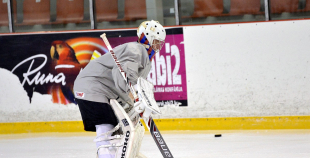 Latvijas izlases kandidāti gatavojas jaunajai hokeja sezonai