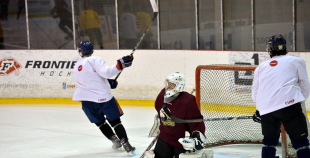 Latvijas izlases kandidāti gatavojas jaunajai hokeja sezonai