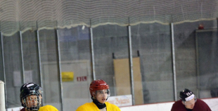 Latvijas izlases kandidāti gatavojas jaunajai hokeja sezonai