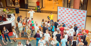 2016 Latvijas izlases hokejisti priecē savus fanus Spicē