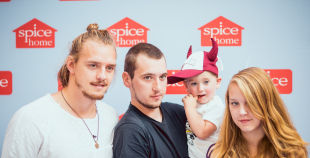 2016 Latvijas izlases hokejisti priecē savus fanus Spicē