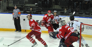 Latvijas hokejisti uzvar dāņus