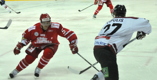 Latvijas hokejisti uzvar dāņus