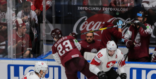 Latvijas izlase lieliski cīnās, taču mača izskaņā piekāpjas Šveicei