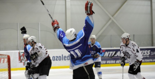 Foto: "Dinamo/Juniors" uzvar Ozolniekus