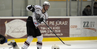 Foto: "Dinamo/Juniors" uzvar Ozolniekus