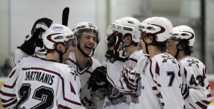 Foto: "Dinamo/Juniors" uzvar Ozolniekus