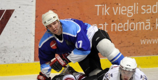 Foto: "Dinamo/Juniors" uzvar Ozolniekus