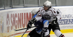 Foto: "Dinamo/Juniors" uzvar Ozolniekus