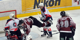 "Dinamo/Juniors" viena soļa attālumā no 'čempiona titula