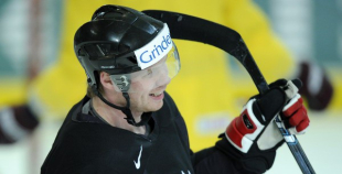 Foto: Znaroks un Vītoliņš vada pirmo ledus treniņu