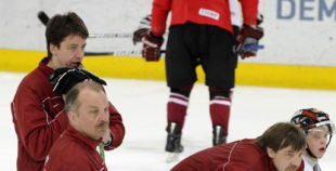 Foto: Znaroks un Vītoliņš vada pirmo ledus treniņu